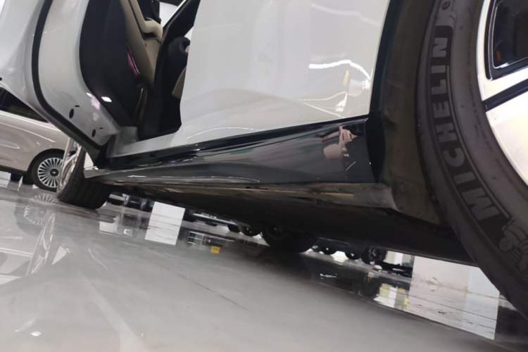 Used Nio ET5 2022 75 kWh Left Side Sill