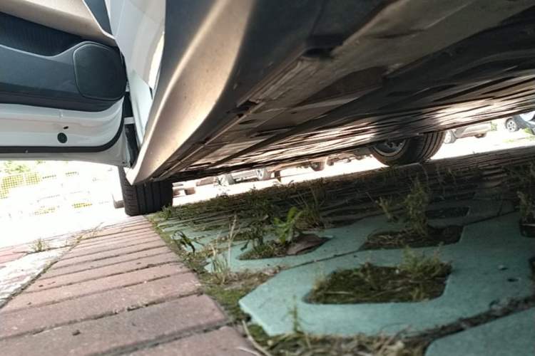 Used Nio ET5 2022 75 kWh Left Side Sill
