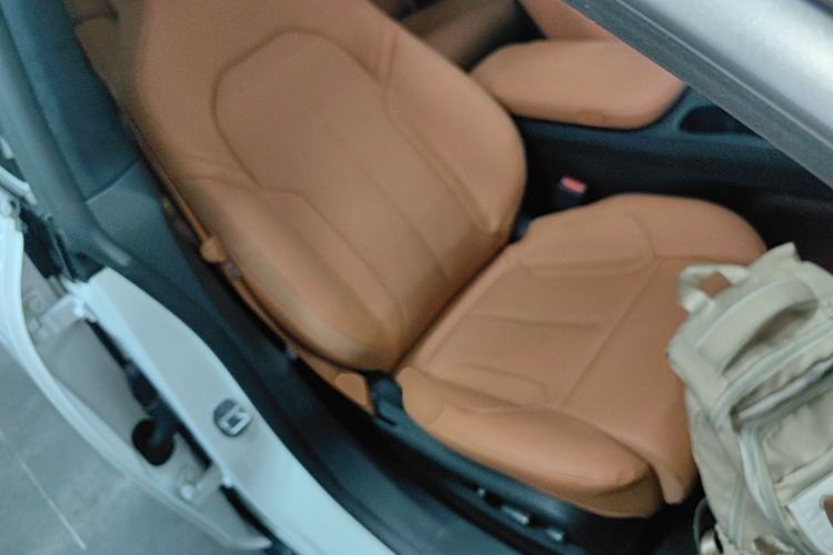 Used Nio ET5 2022 75 kWh Right Front Seat