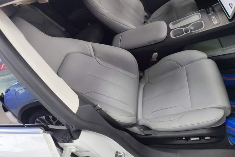 Used Nio ET5 2022 75 kWh Right Front Seat