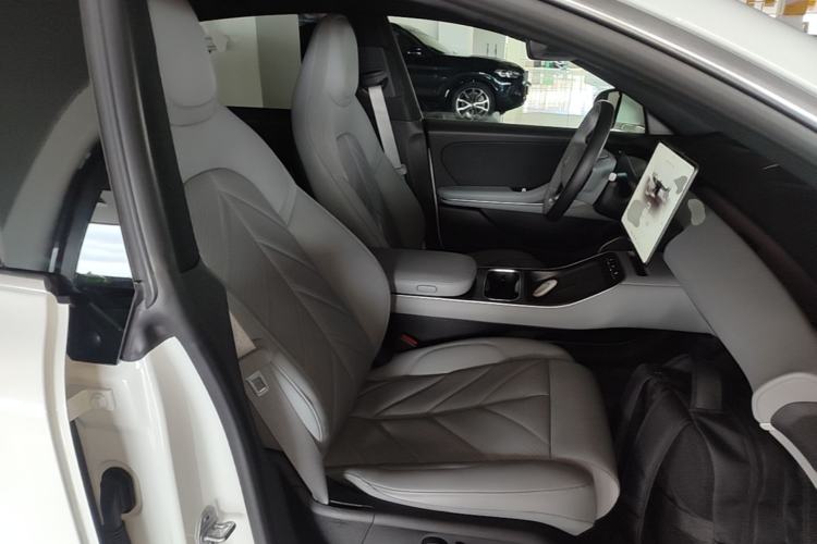 Used Nio ET5 2022 75 kWh Right Front Seat