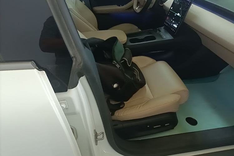 Used Nio ET5 2022 75 kWh Right Front Seat