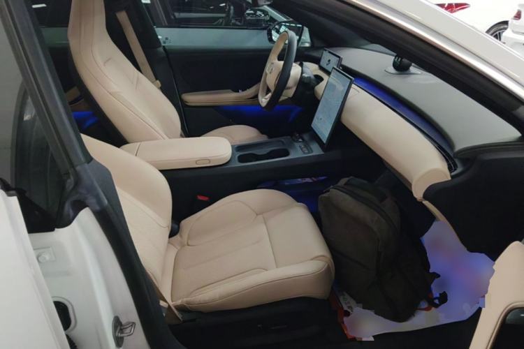 Used Nio ET5 2022 75 kWh Right Front Seat