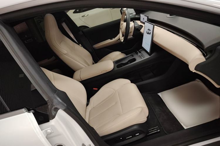 Used Nio ET5 2022 75 kWh Right Front Seat