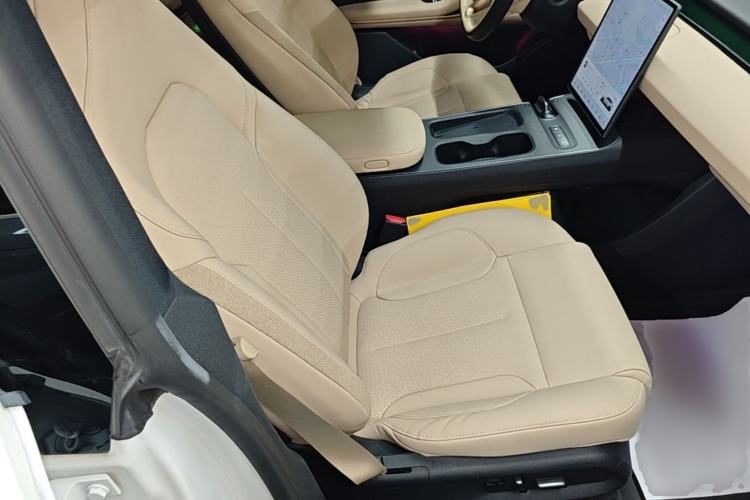 Used Nio ET5 2022 75 kWh Right Front Seat