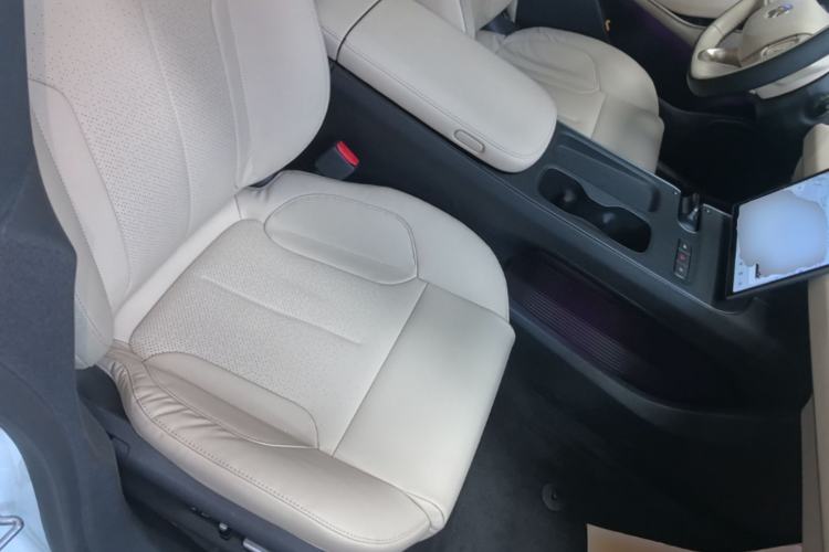 Used Nio ET5 2022 75 kWh Right Front Seat