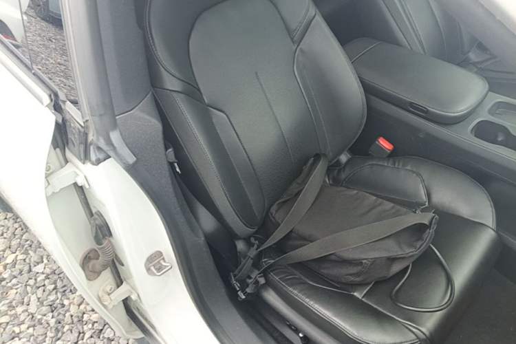 Used Nio ET5 2022 75 kWh Right Front Seat