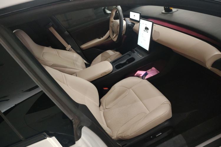 Used Nio ET5 2022 75 kWh Right Front Seat