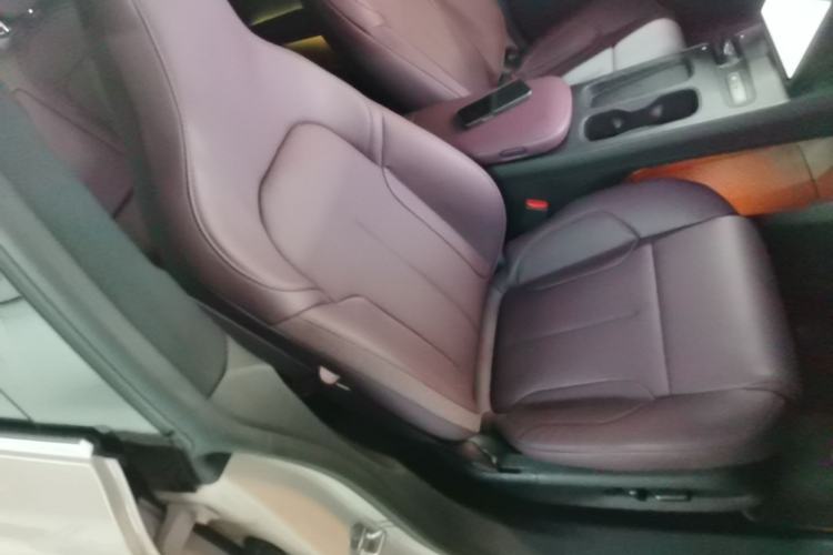 Used Nio ET5 2022 75 kWh Right Front Seat