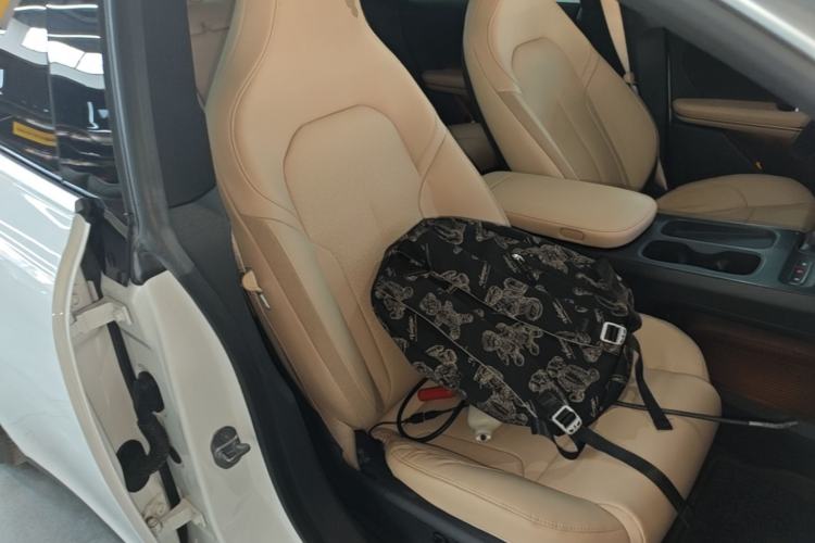 Used Nio ET5 2022 75 kWh Right Front Seat