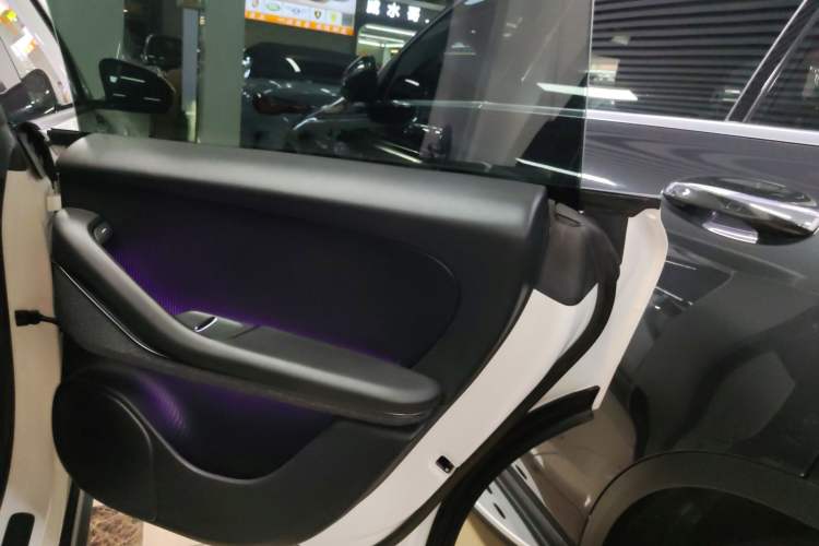 Used Nio ET5 2022 75 kWh Right Rear Door Interior