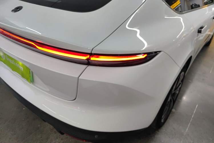 Used Nio ET5 2022 75 kWh Right Rear Taillight