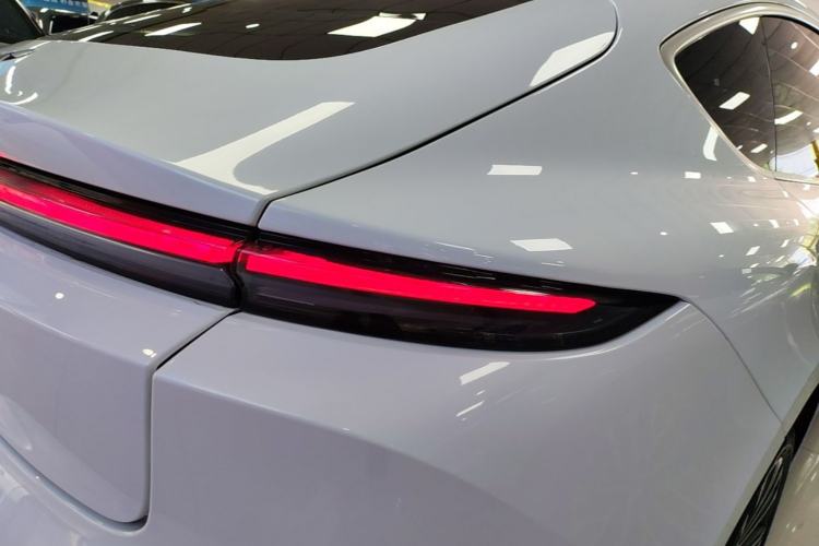 Used Nio ET5 2022 75 kWh Right Rear Taillight