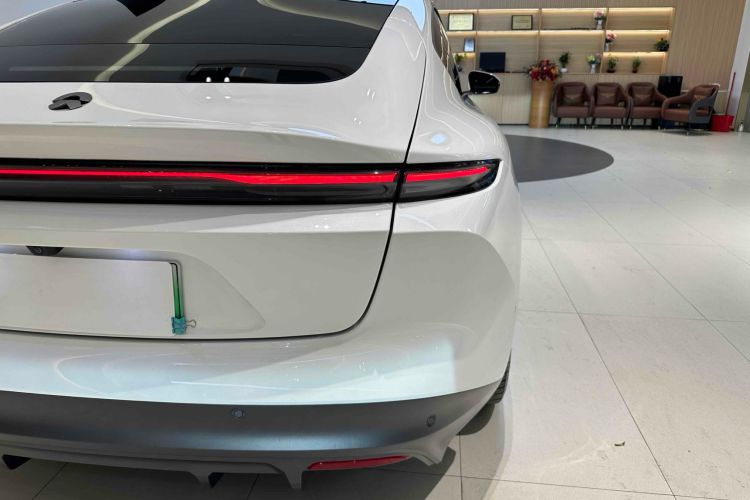 Used Nio ET5 2022 75 kWh Right Rear Taillight