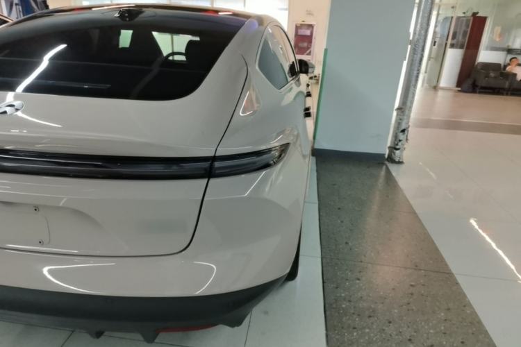 Used Nio ET5 2022 75 kWh Right Rear Taillight