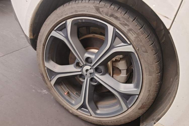 Used Nio ET5 2022 75 kWh Right Rear Wheel Hub