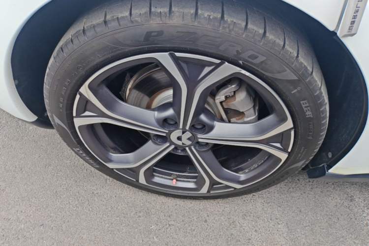 Used Nio ET5 2022 75 kWh Right Rear Wheel Hub