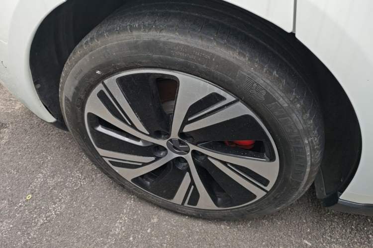 Used Nio ET5 2022 75 kWh Right Rear Wheel Hub