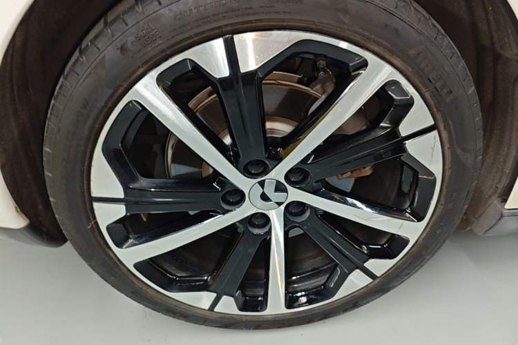 Used Nio ET5 2022 75 kWh Right Rear Wheel Hub