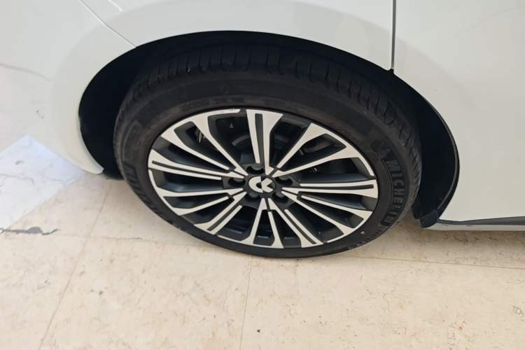 Used Nio ET5 2022 75 kWh Right Rear Wheel Hub