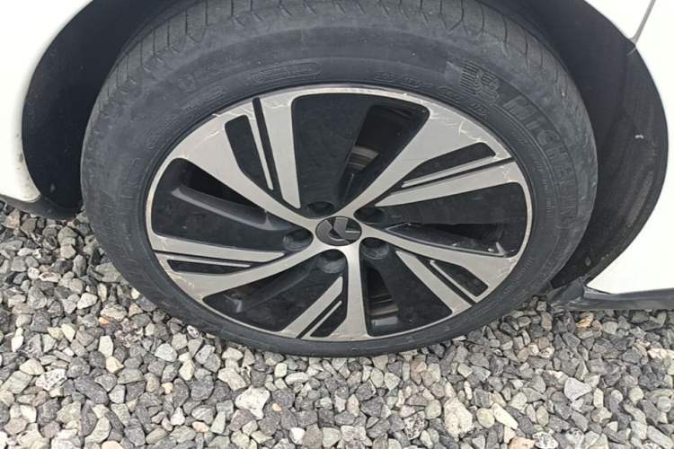 Used Nio ET5 2022 75 kWh Right Rear Wheel Hub