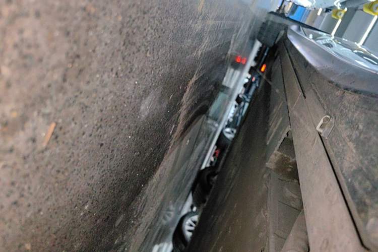 Used Nio ET5 2022 75 kWh Right Side Sill