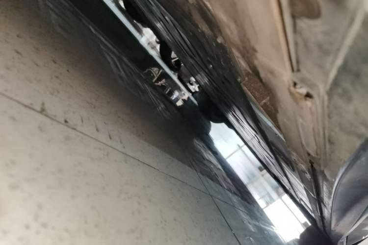 Used Nio ET5 2022 75 kWh Right Side Sill