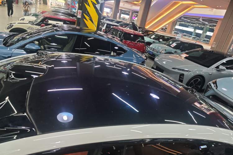 Used Nio ET5 2022 75 kWh Roof
