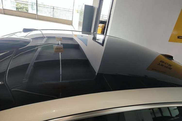 Used Nio ET5 2022 75 kWh Roof