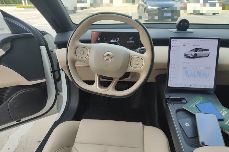 Used Nio ET5 2022 75 kWh Steering Wheel
