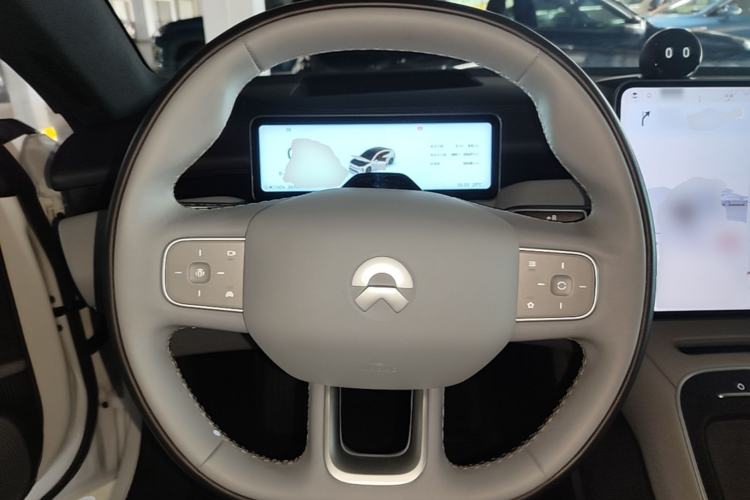 Used Nio ET5 2022 75 kWh Steering Wheel