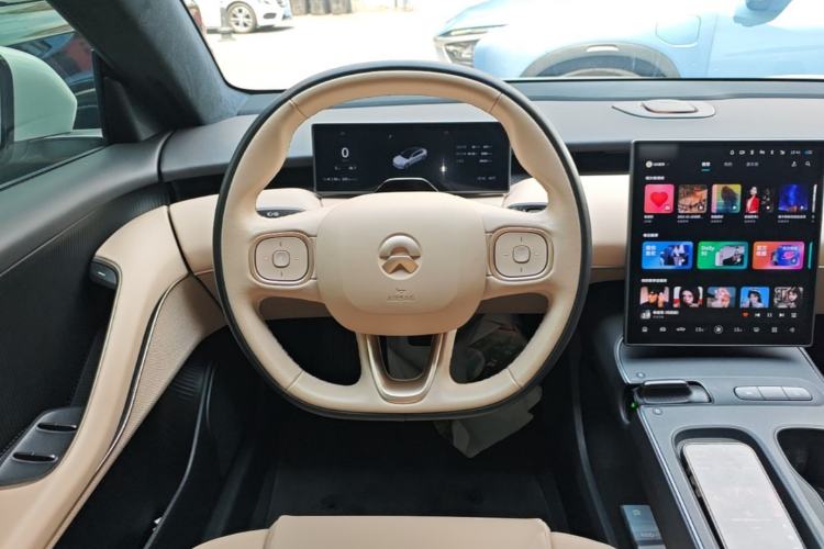 Used Nio ET5 2022 75 kWh Steering Wheel
