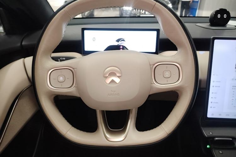 Used Nio ET5 2022 75 kWh Steering Wheel