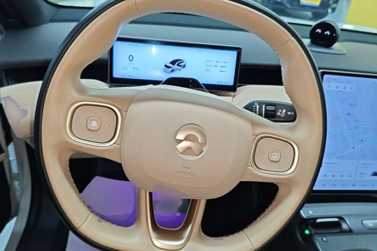 Used Nio ET5 2022 75 kWh Steering Wheel