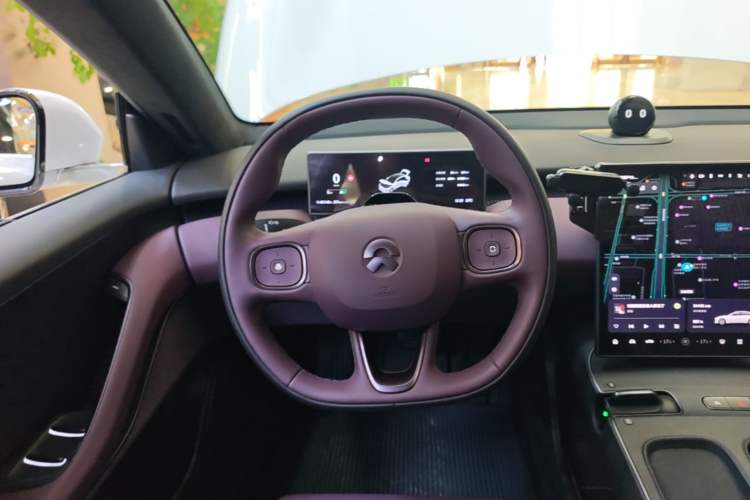 Used Nio ET5 2022 75 kWh Steering Wheel