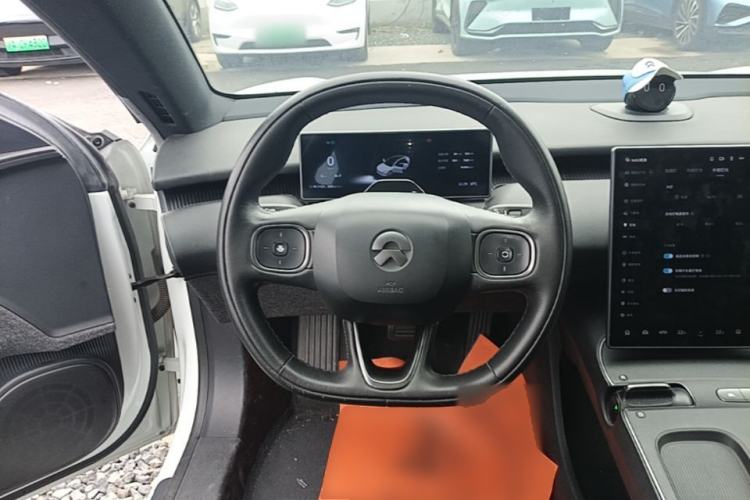 Used Nio ET5 2022 75 kWh Steering Wheel