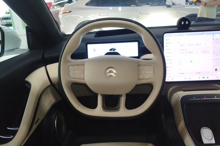 Used Nio ET5 2022 75 kWh Steering Wheel