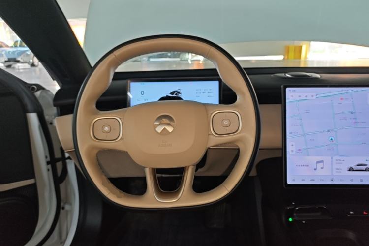 Used Nio ET5 2022 75 kWh Steering Wheel