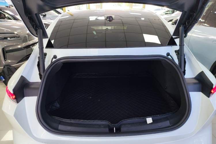 Used Nio ET5 2022 75 kWh Trunk
