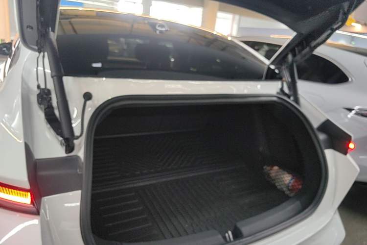 Used Nio ET5 2022 75 kWh Trunk