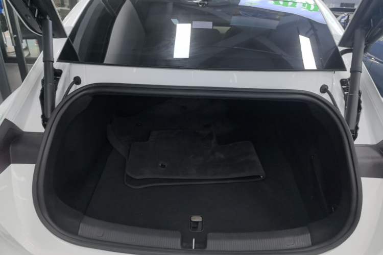 Used Nio ET5 2022 75 kWh Trunk