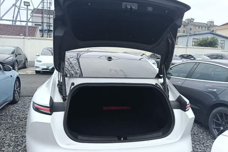 Used Nio ET5 2022 75 kWh Trunk