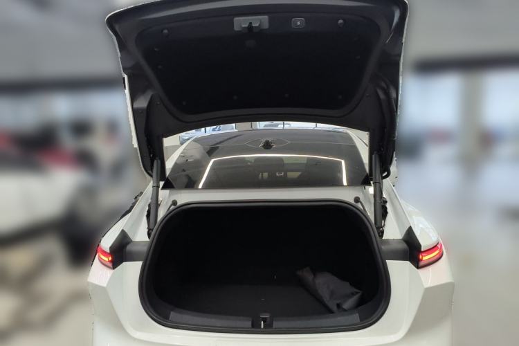 Used Nio ET5 2022 100 kWh Trunk