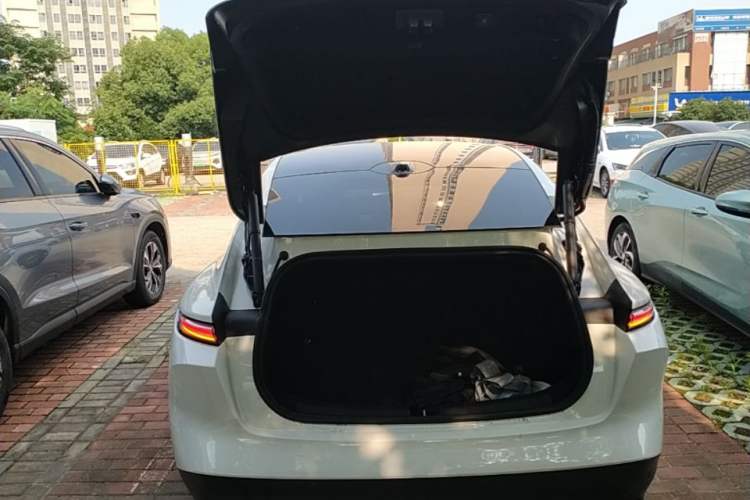 Used Nio ET5 2022 75 kWh Trunk