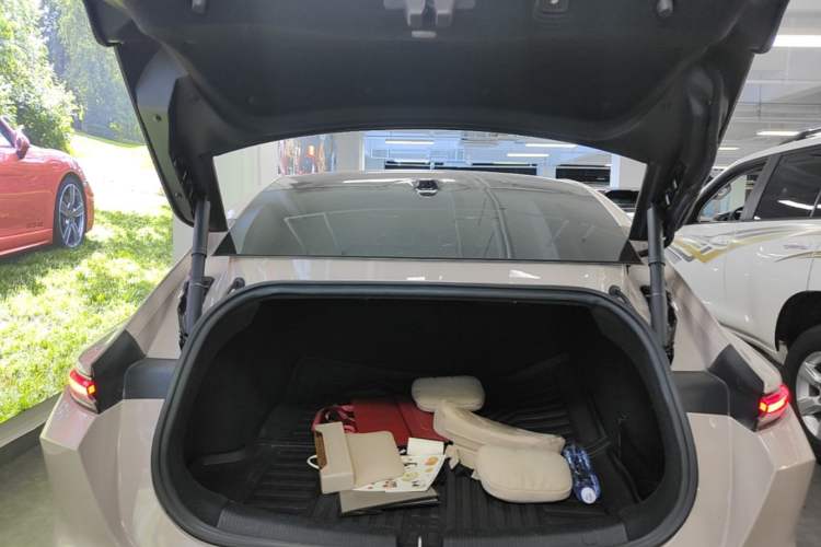Used Nio ET5 2022 75 kWh Trunk