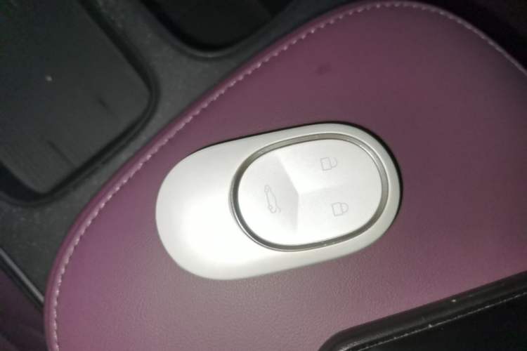 Used Nio ET5 2022 75 kWh Vehicle Key