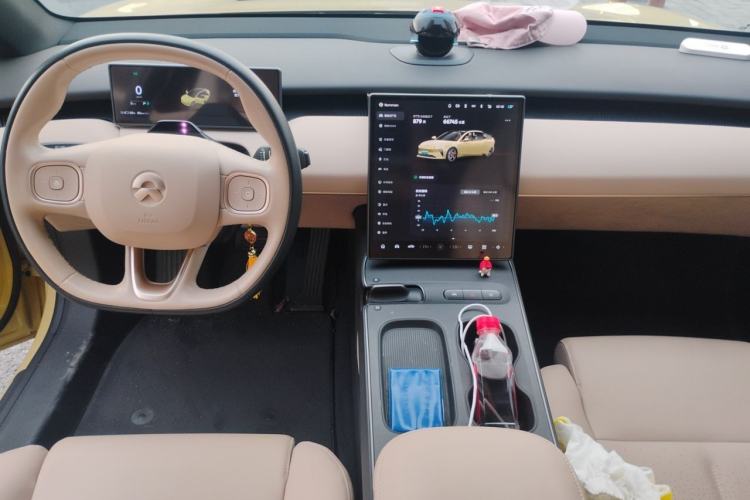 Used Nio ET5 2022 75 kWh Center Console