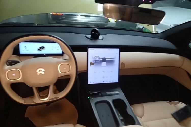 Used Nio ET5 2022 75 kWh Center Console