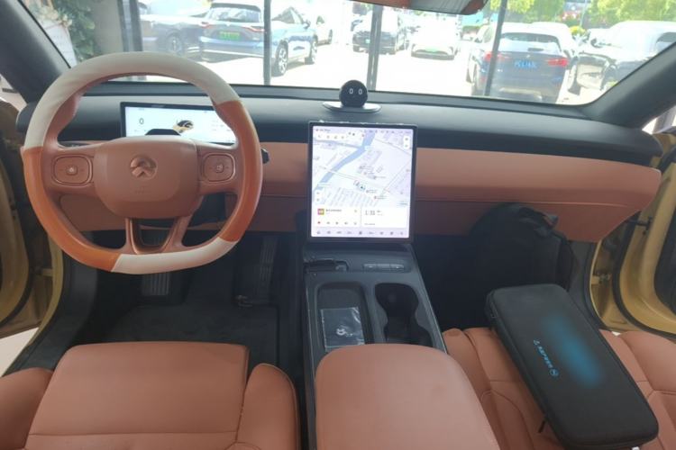 Used Nio ET5 2022 100 kWh Center Console