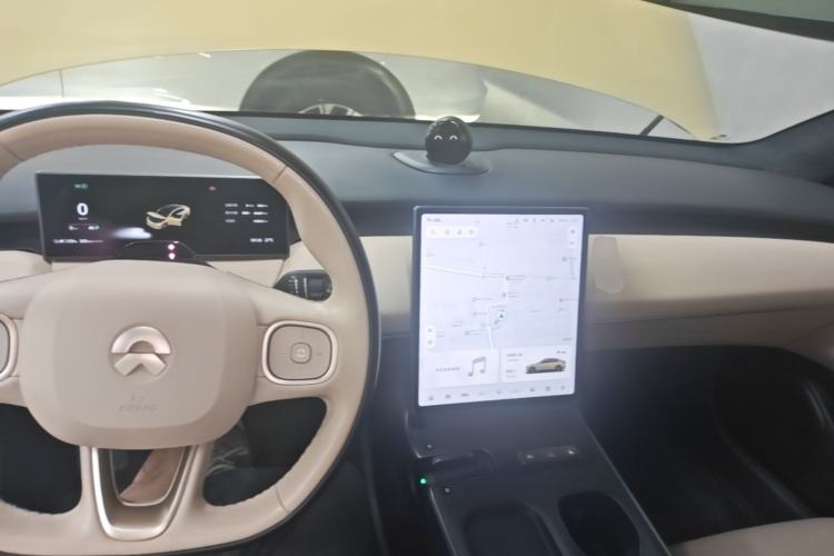 Used Nio ET5 2022 75 kWh Center Console